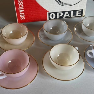 ARCOPAL Arlequin vintage, Retro Arcopal Set France années 60. Pastel Opalescent French Arcopal Arlequin Tasses et soucoupes