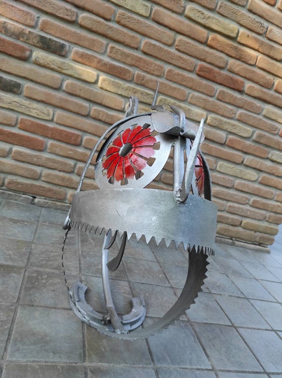 F-Lor da Ferによる魚の彫刻 - リサイクル鉄を使った現代アート作品