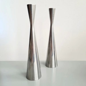 2 fantastic steel candlesticks Erika Pekkari for Ikea 23-26 cm high. Götta Design 1990 - Candle holder Candelabra