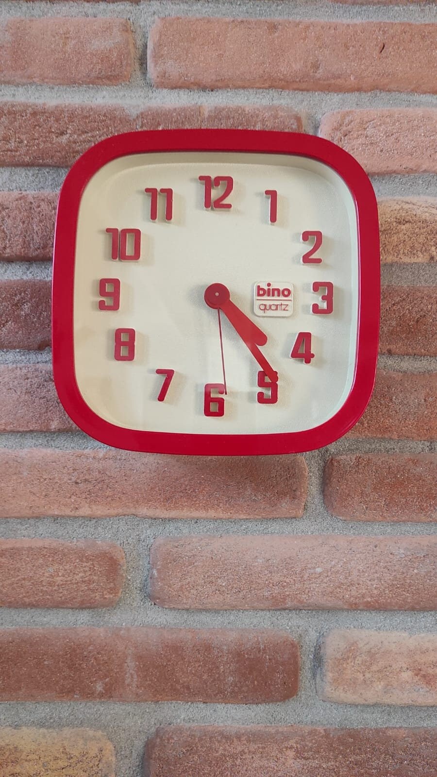 BINO Vintage wall clock from the 1980s - Made in Italy Design