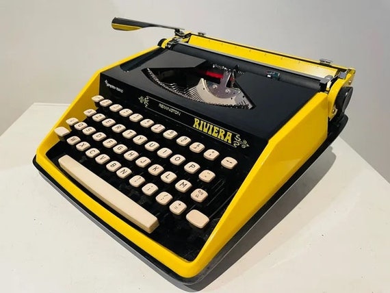 Remington Riviera Typewriter - Vintage Design 1970s Made in
