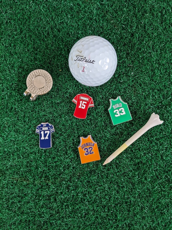 17 Golf Gifts That Are ACTUALLY Good! 