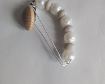 Accroche tétine de bébé en perles en bois et silicone fait main