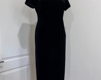Vintage Black Dress Velour Short Sleeve Dress with Slit