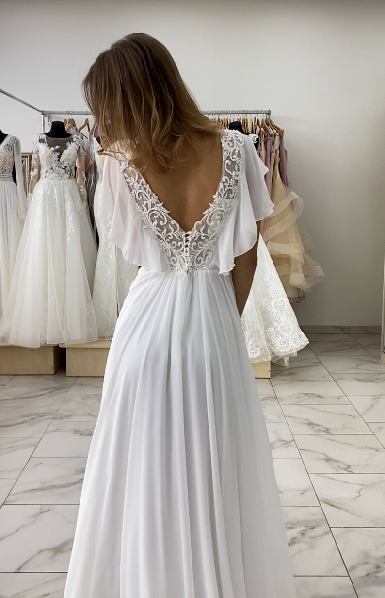 open back wedding dress, butterfly wings wedding dress, flutter sleeve wedding dress, amazing wedding dress, romantic wedding gow,, chiffon wedding dress, lace wedding dress, light bridal dress, chiffon white wedding dress