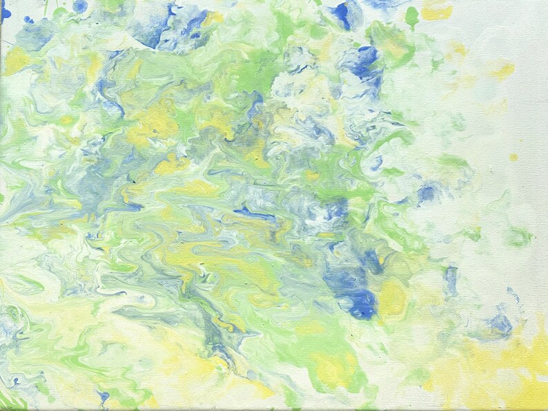 Pode incluir: Pintura abstrata com padr&otilde;es em espiral em tons de azul, verde e amarelo sobre uma tela branca.