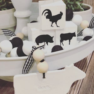 Farmhouse Clay Cow Garland, Fresh Milk Farmhouse Tier Tray Decor, Farm Fresh Milk Garland, Cow End Farmhouse Style Tier Tray, Cow Themed