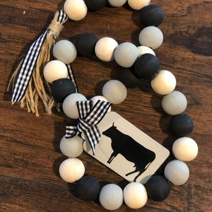 Farmhouse Cow Garland, Cow Theme Tier Tray, Tier Tray Wood Garland, Handmade Garland, Hand Painted, Barn Theme Decor, Farmhouse BuffaloPlaid