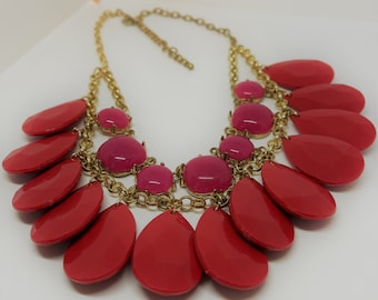 Vintage Costume Necklace//Red and Pink Necklace//Statement Bib Necklace//Vintage Costume Jewelry