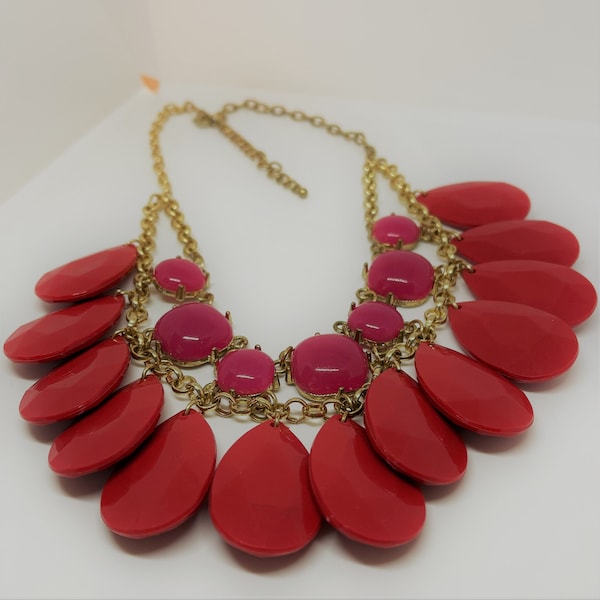 Vintage Costume Necklace//Red and Pink Necklace//Statement Bib Necklace//Vintage Costume Jewelry