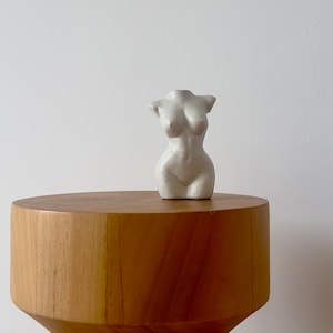 Handgefertigte Abstrakte Weibliche Körper Skulptur | Minimalistische, moderne Kunst für Zuhause und im Büro