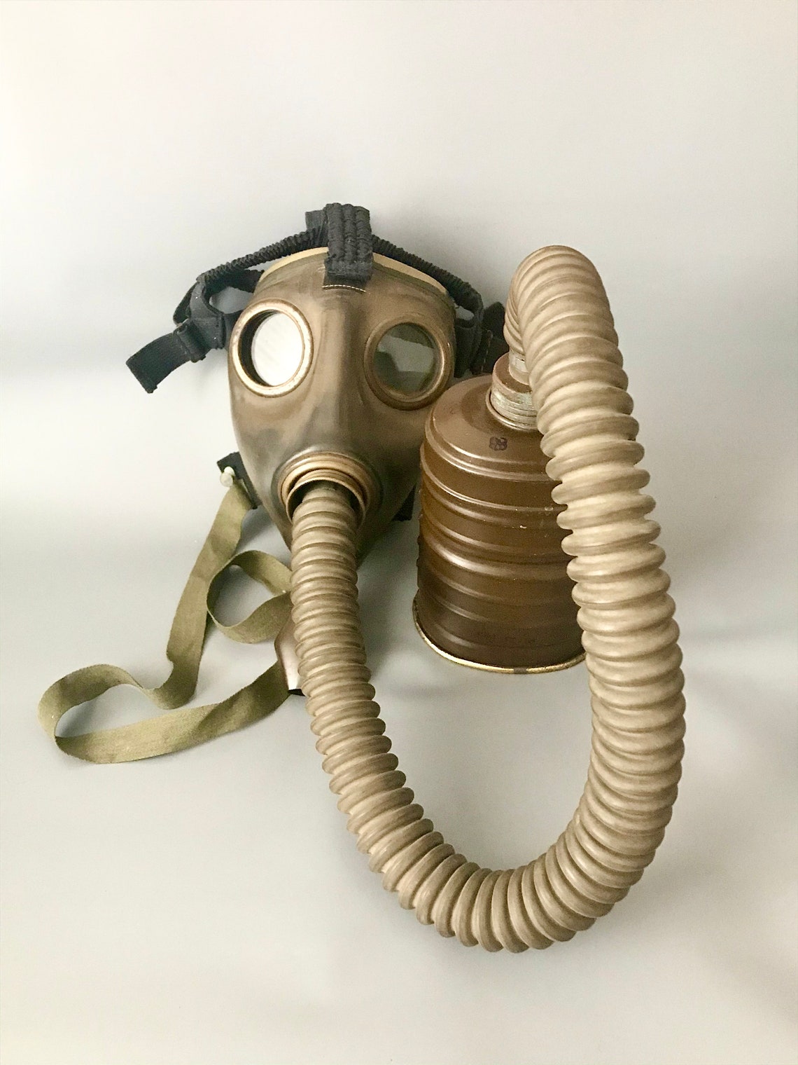 om14 polish gas mask om14 polish gas mask