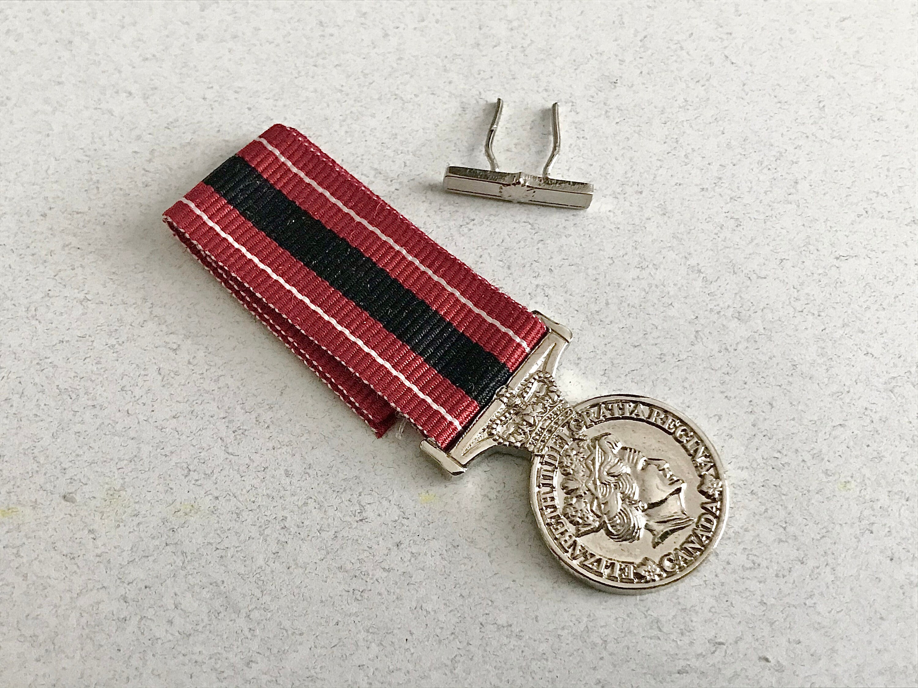 Canadian Sacrifice Military Medal Miniature/ Un Peacekeeping | Etsy