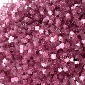 Verre Atlas prune n°11, rocailles hexagonales Preciosa taille 11 enduites de solgel, 2 perles hexagonales violettes coupées, petites perles, perles hexagonales taille 11