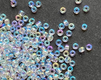 Perles de rocailles en verre transparent arc-en-ciel : perles matsuno irisées taille 11