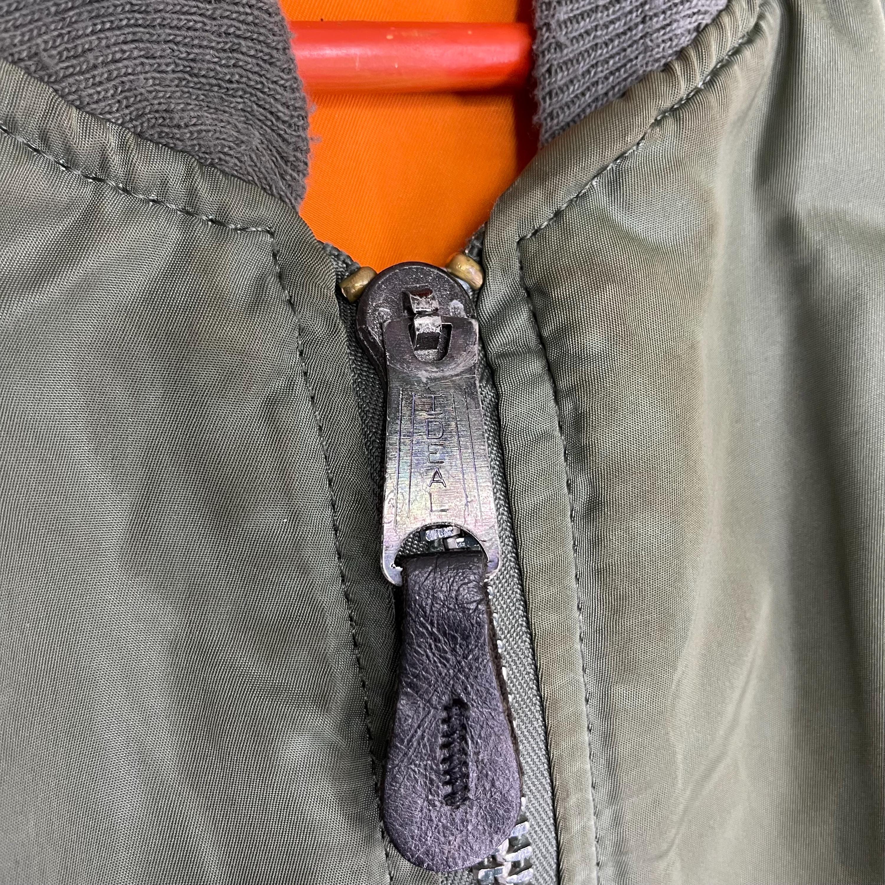 新品未使用】USA製 サイズXL 90年代シルバーMA-1 短丈