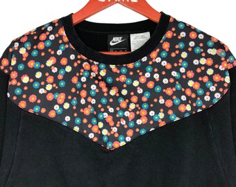 nike heritage floral crew sweater
