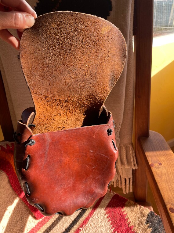 Vintage owl tooled all leather saddle bag - image 3