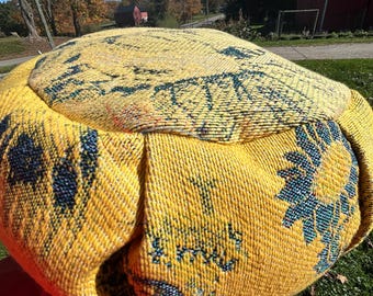 Handmade 15” Zafu yellow sunflower Meditation floor Cushion: Upcycled Vintage Fabrics, Buckwheat Hull Fill