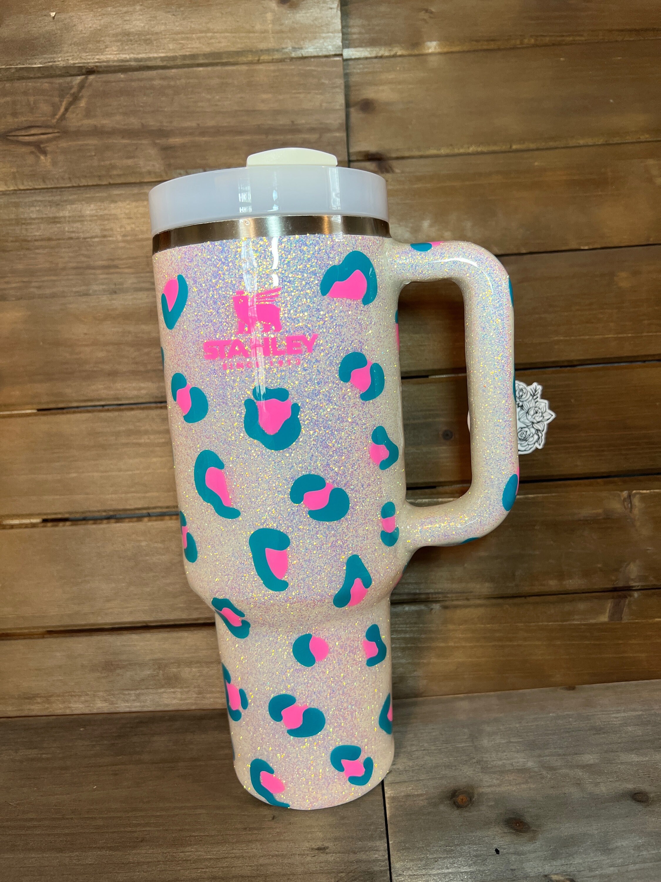 Lashicorn 40 Oz. Tumbler with Handle and Straw White Leopard Silver 10”  tall Cup lid included Insula…See more Lashicorn 40 Oz. Tumbler with Handle  and