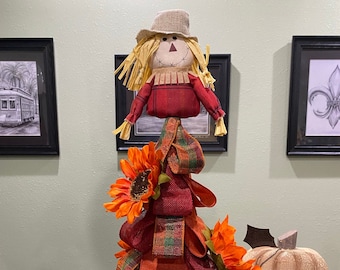 Scarecrow Centerpiece (Red)