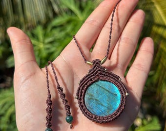 Labradorit Anhänger - Boho - Halskette - handgefertigte Makramee -