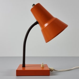 Mid Century Modern - Vintage Orange Metal Gooseneck Table Or Wall Lamp - Vintage Space Age Lamps - Holland, 1960s.