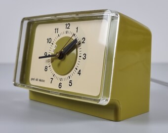 Space Age Design - Vintage GOOD OLD ELECTRIC Green Plastic Electric Table Alarm Clock - Mid-Century Modern Desk Clocks - Germany, 1970s.