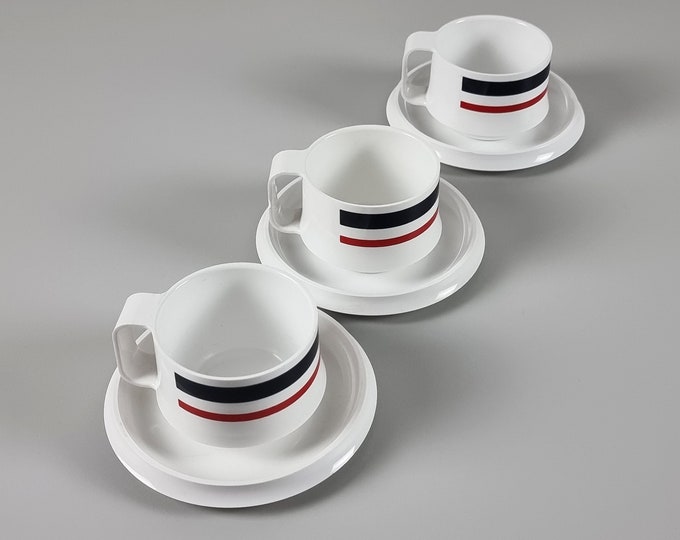 Space Age Design - Vintage Set Of 3 GUZZINI Pagoda Acrylic Cups With Saucers - Retro-Chic Serveware - Designed By Paolo Tilche, 1971.