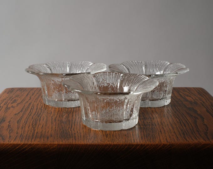 Mäntsälän Terälehti Petal Candle Holders by Pertti Kallioinen, Set of Three, 1980s.