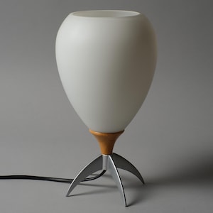 Lampe de table vintage Hema Space Age en forme de fusée, abat-jour en verre opale, Pays-Bas, années 1990.