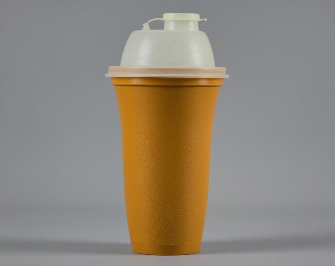 Vintage 1970s Tupperware 844 Quick Shake with Blender Insert.