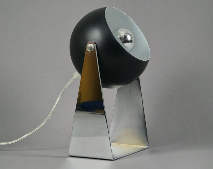 Vintage 1990s Classic Adjustable Eyeball Table Lamp.