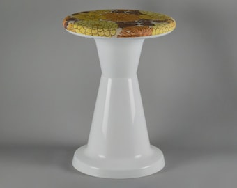Vintage 1970s Space-Age design stool 'Pallar' by Per Olsson for Pero Plast Sweden.