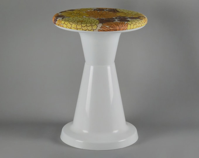 Vintage 1970s Space-Age design stool 'Pallar' by Per Olsson for Pero Plast Sweden.