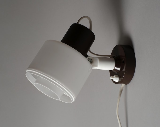 Vintage 1970s Elidus Wall Spot Light by Hans-Agne Jakobsson, Scandinavian Modern Lighting.