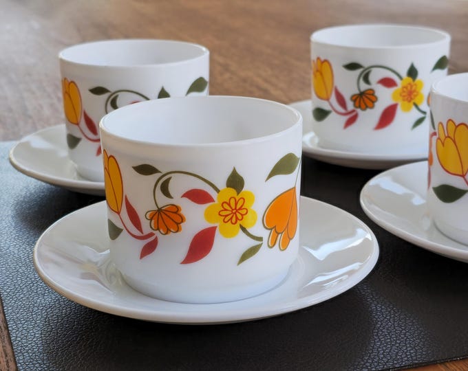 Vintage 1970s Set Of 6 ARCOPAL Ceramic Coffee Cups With Saucers & Retro Floral Motifs • Vintage French Opalware.