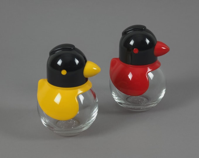 New Old Stock 1980s Vintage Postmodern STOHA Bird Salt & Pepper Shakers.