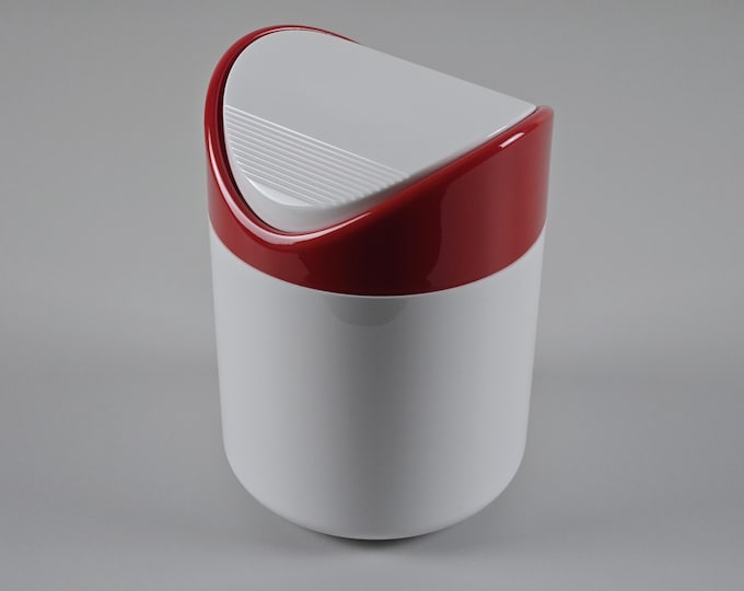 New In Box 1980s Vintage GUZZINI Bon Ton Red Plastic Table Tidy Bin, Waste Bin - Designed By STG Studio.
