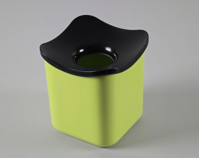 2000s Rosti Mepal Pastel Green Melamine Waste Bin – Dutch Modern Y2K Design, Holland.
