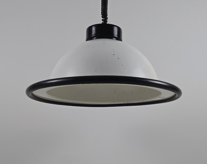 Vintage 1960s MCM 'Martinelli Luce' rise & fall pendant lamp by Elio Martinelli.