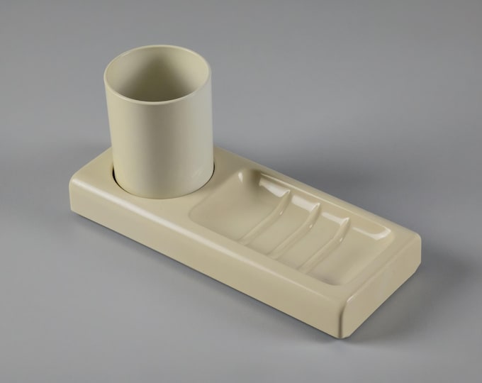 1970s Vintage CARRARA & MATTA Plastic Tumbler And Soap Dish Combo Bathroom Accessory • Retro Italian  Bathroom Accessories.