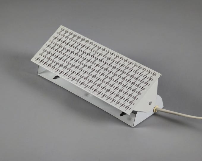 Vintage 1980s Industrial-Minimalist Metal Wall Light By Massive Lighting.