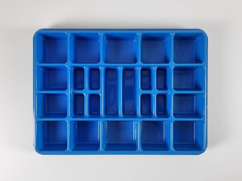 Objetos de diseño de plástico Caja de almacenamiento y organizador de plástico azul LEGO vintage Decoración del hogar vintage Dinamarca, 1984. imagen 8