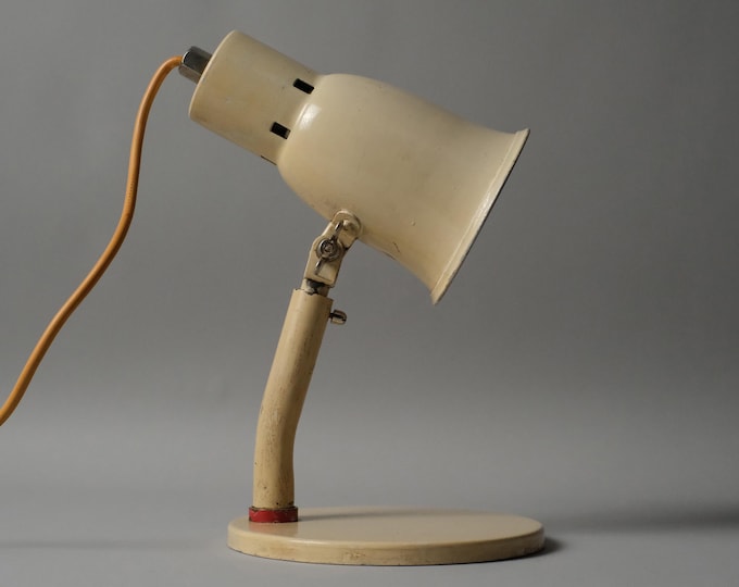 Bauhaus Articulated Desk Lamp, Kandem Type, Cream Enamel Industrial Light, Germany 1920s 1930s.