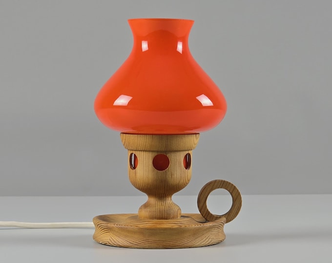1970s Vintage Swedish Table Lamp Furu by Erik Höglund for Markslöjd – Orange Pressed Glass Shade & Solid Pine Base – Space-Age Mood Light.