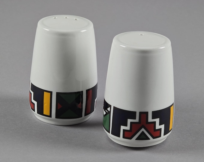 Pair Of 1970s Vintage Regina Industries Ltd. England Ceramic Salt & Pepper Shakers.