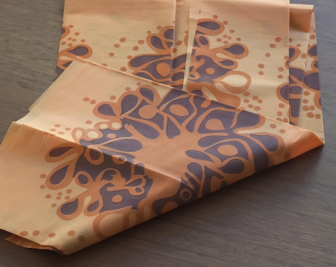 Vintage 1970s Lena Rewell Finnwebb Tablecloth • Finnish Space Age Floral Pattern.