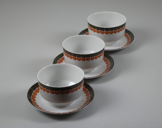 1970s Vintage Set Of 3 Winterling Porcelain Bowls With Attached Saucers.