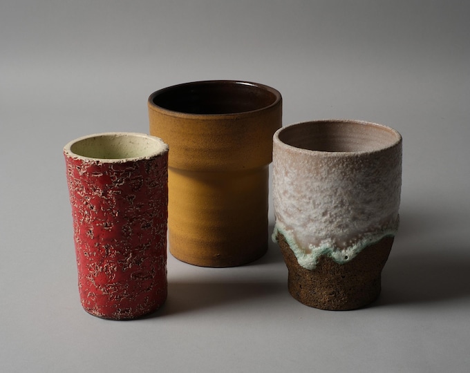 De Steenuil H.J. Goosen Vase, Brutalist Earthenware Bud Vase Bundle, Dutch Studio Pottery, 1960s.